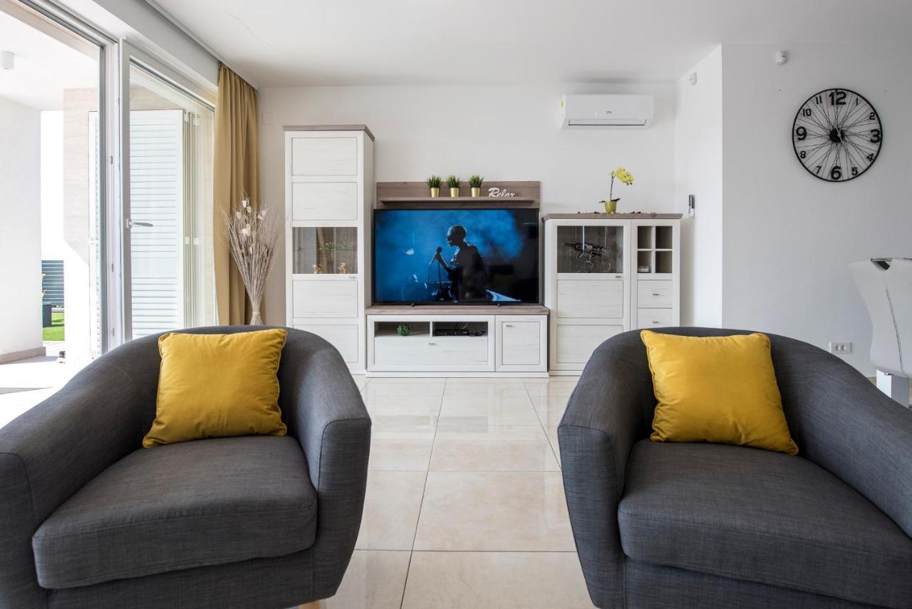 Villas Royal II With Private Pool Novalja Ngoại thất bức ảnh